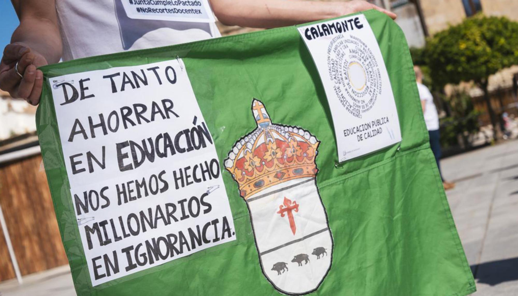 Mani educación publica Extremadura